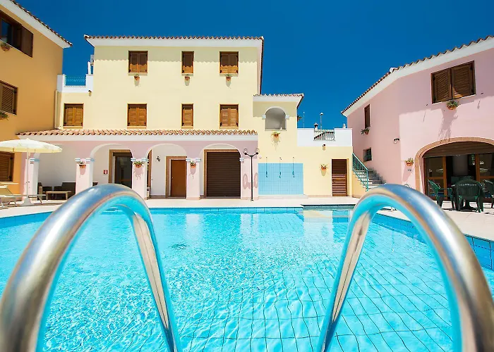 Cala Viola Aparthotel 3*