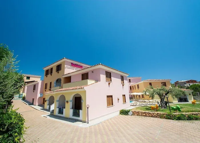 Aparthotel Cala Viola 3*